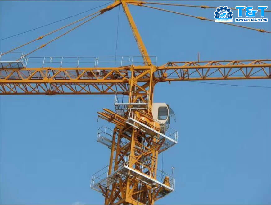 Cẩu tháp cũ QTZ 7030