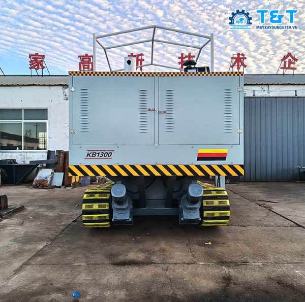 máy bó vỉa bê tông tự hành KB1300 chất lượng cao